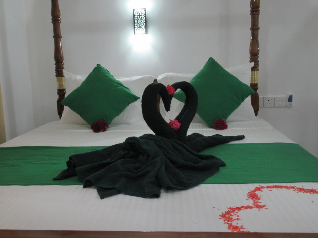 Sandhara Home Stay Tangalle Exterior photo